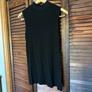 GAP Black Sleeveless Tank Top